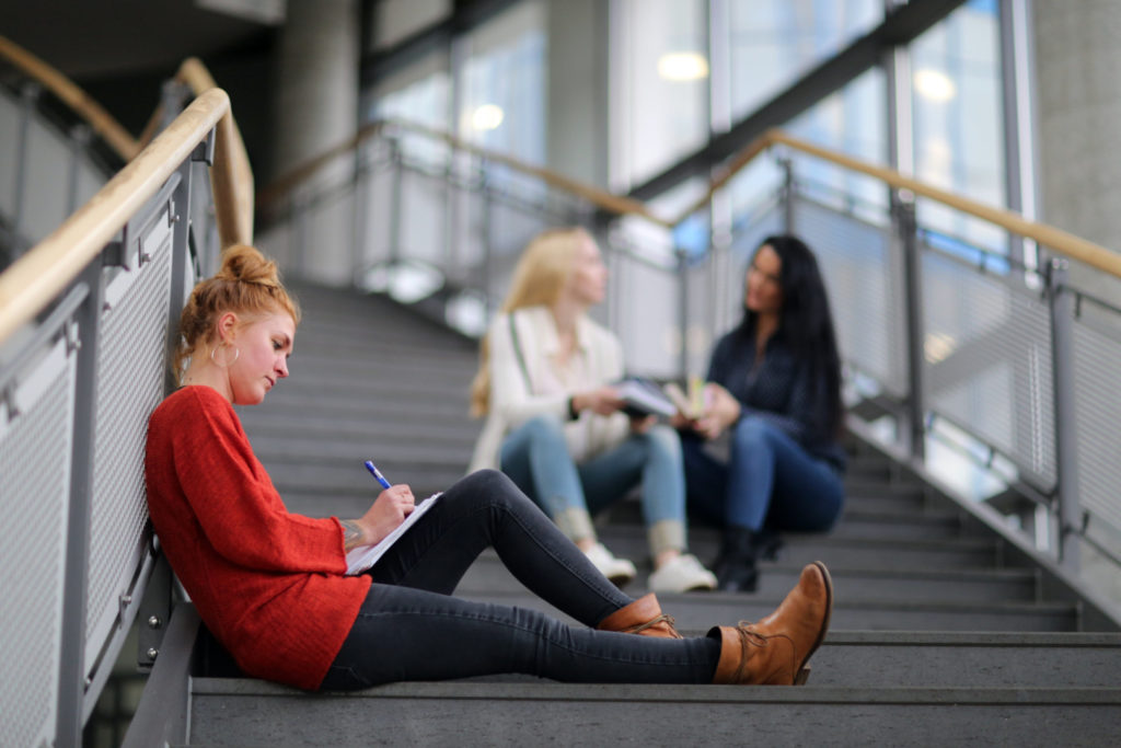 Studiert Und Trotzdem Wenig Gehalt
