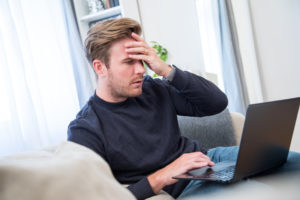 Homeoffice: Wer haftet, wenn man den Dienstlaptop beschädigt?